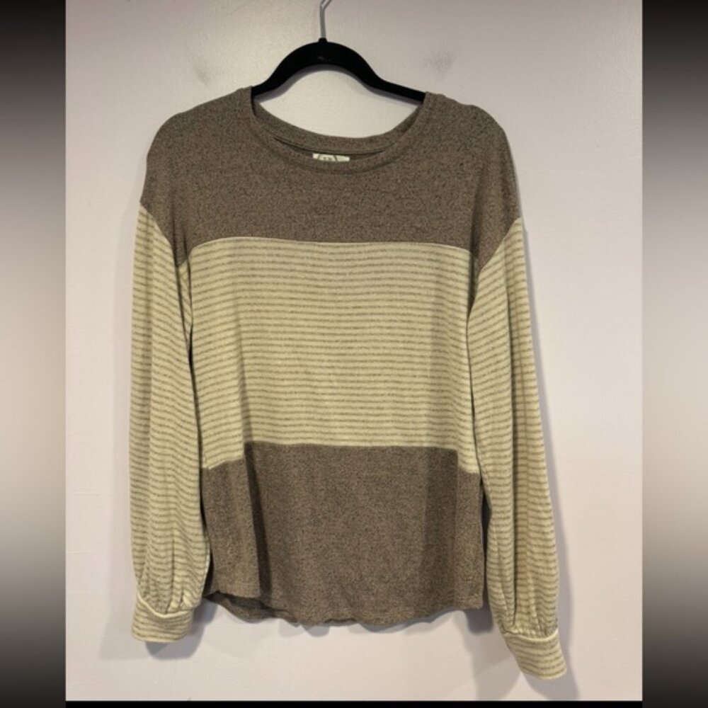 Soft colorblock Maurice’s long sleeve